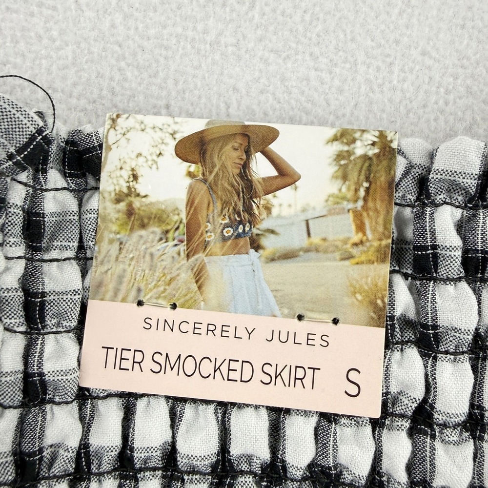 Sincerely Jules Tiered Smocked Skirt White‎ Black Plaid Size S Womens NEW - Picture 4 of 9